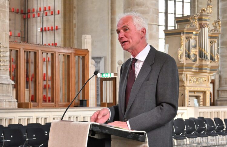 Ds. Bernard van Verschuer bij zijn afscheid op 1 mei 2022 (foto:Peter van Wijk))